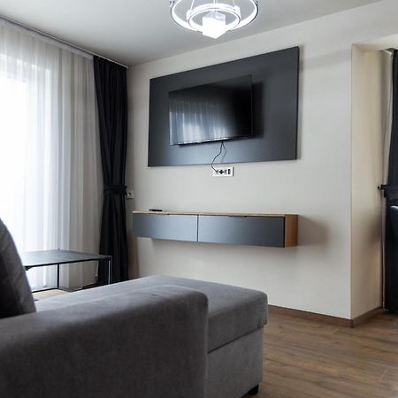 Vetus Hotel Приштина Экстерьер фото