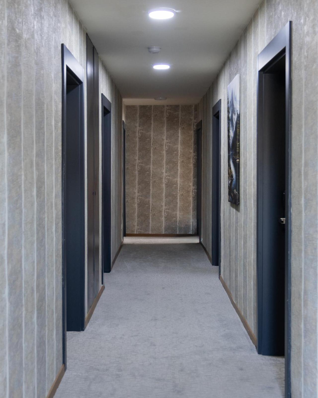 Vetus Hotel Приштина Экстерьер фото