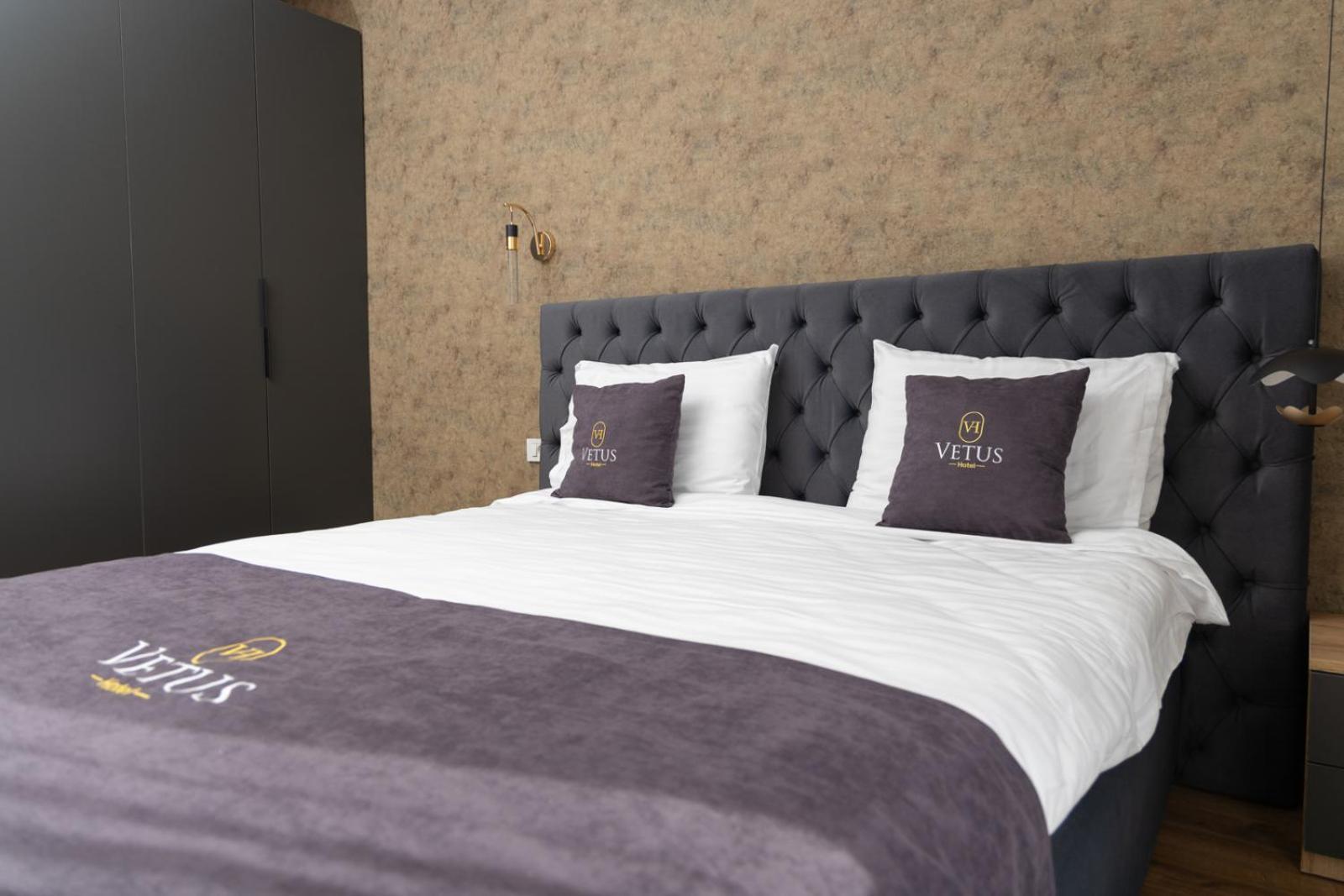 Vetus Hotel Приштина Экстерьер фото
