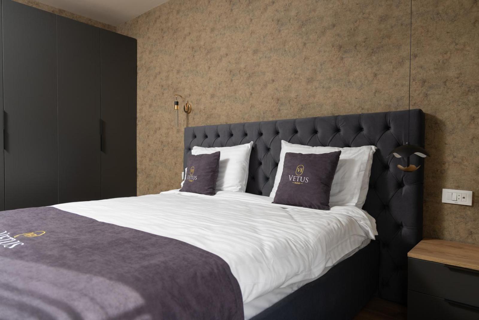 Vetus Hotel Приштина Экстерьер фото