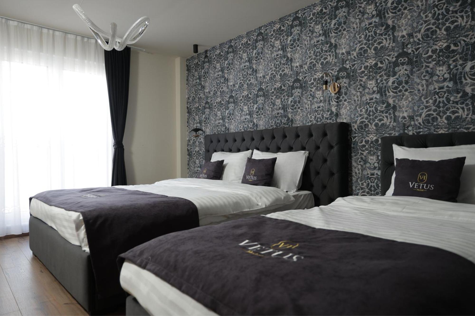 Vetus Hotel Приштина Экстерьер фото
