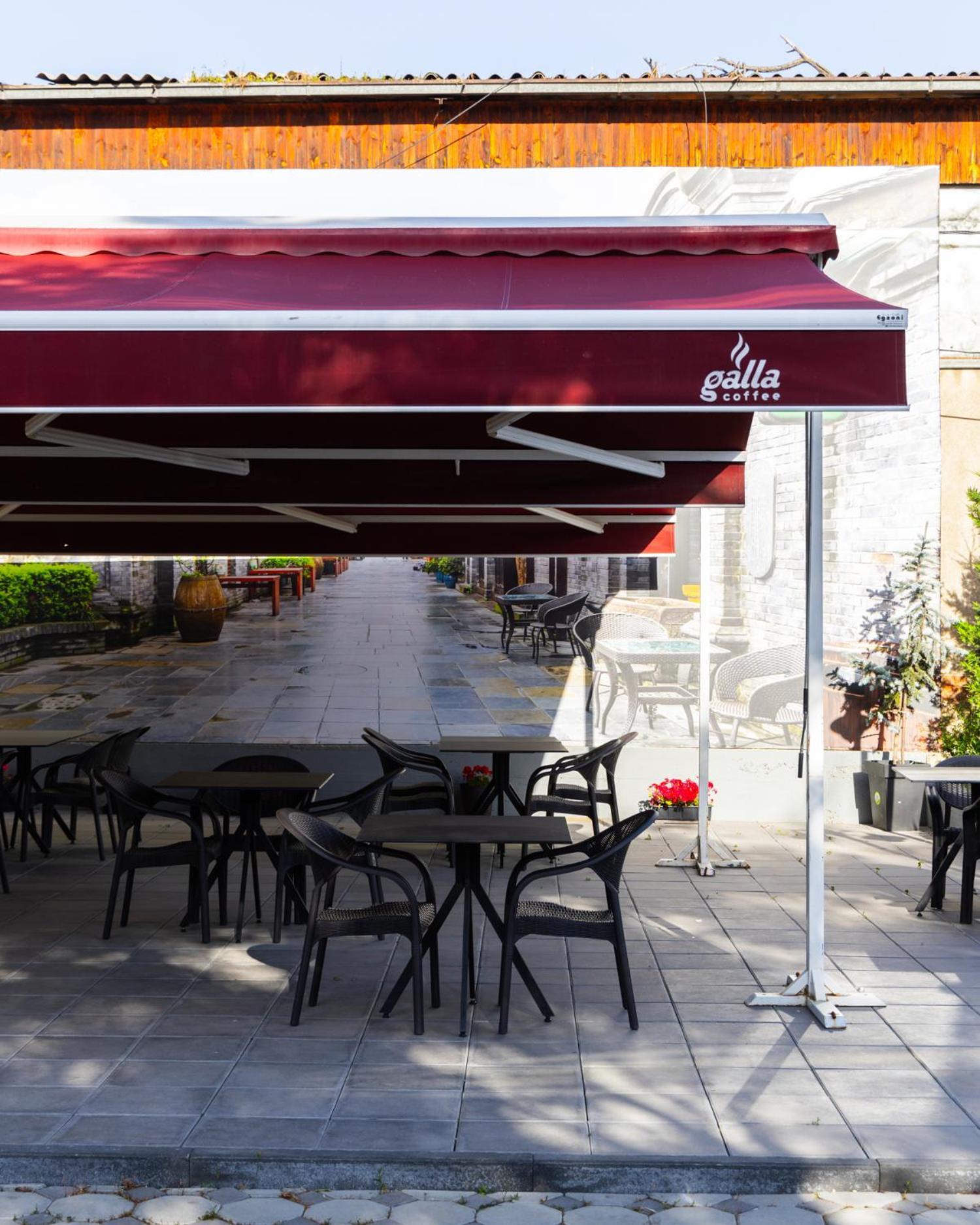 Vetus Hotel Приштина Экстерьер фото