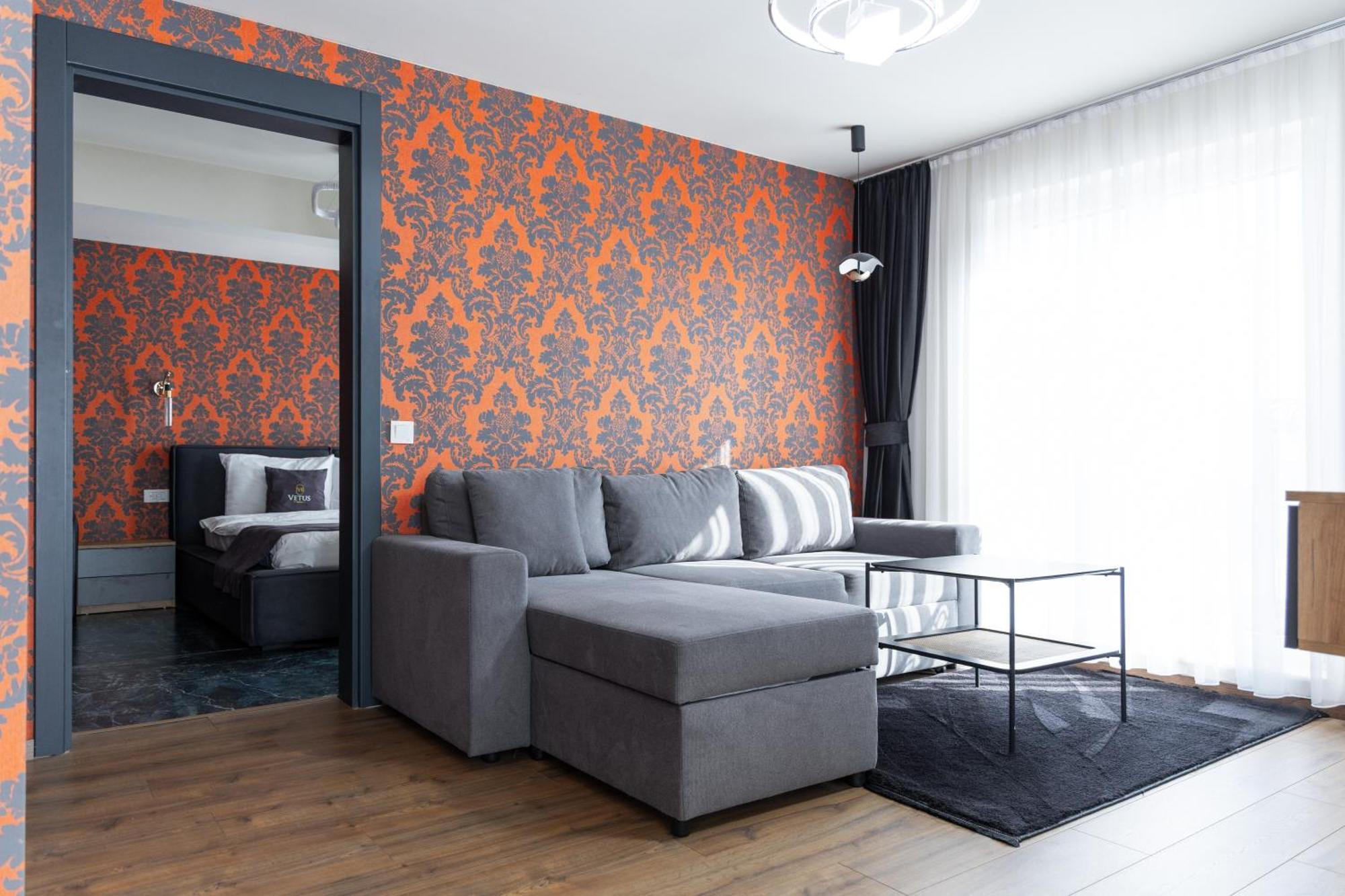 Vetus Hotel Приштина Экстерьер фото
