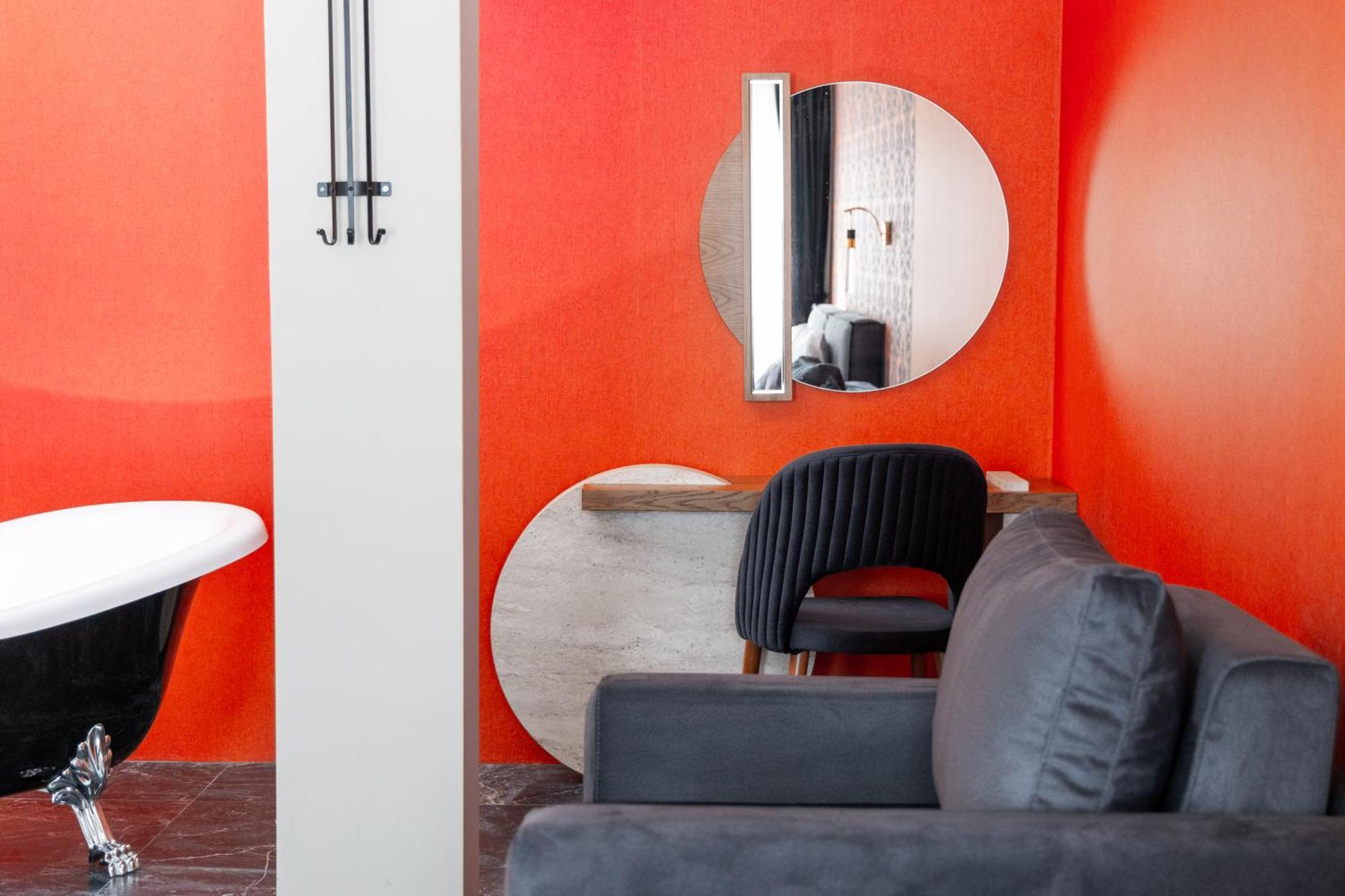 Vetus Hotel Приштина Экстерьер фото