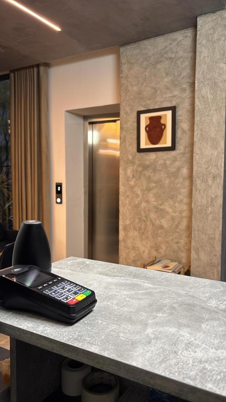 Vetus Hotel Приштина Экстерьер фото